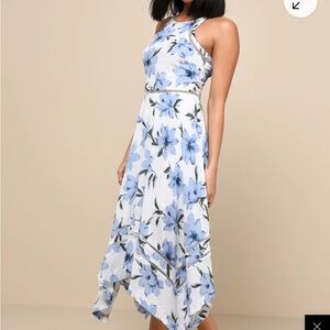 Lulu’s size medium floral Blue and White Women's Dress